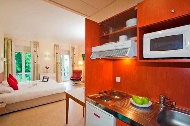 Garden & City Luxeuil Ex Le Metropole Et Les Thermes Номер фото