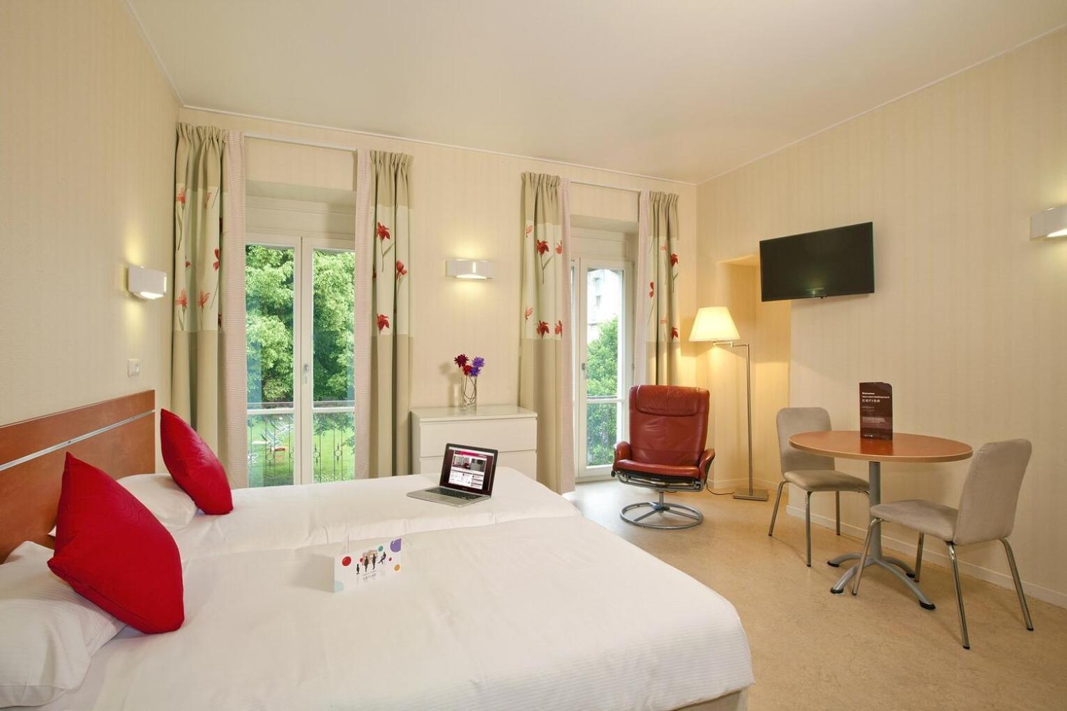 Garden & City Luxeuil Ex Le Metropole Et Les Thermes Номер фото